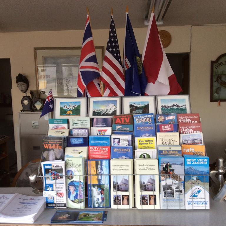 Parkwood Motor Inn Sundre Kültér fotó