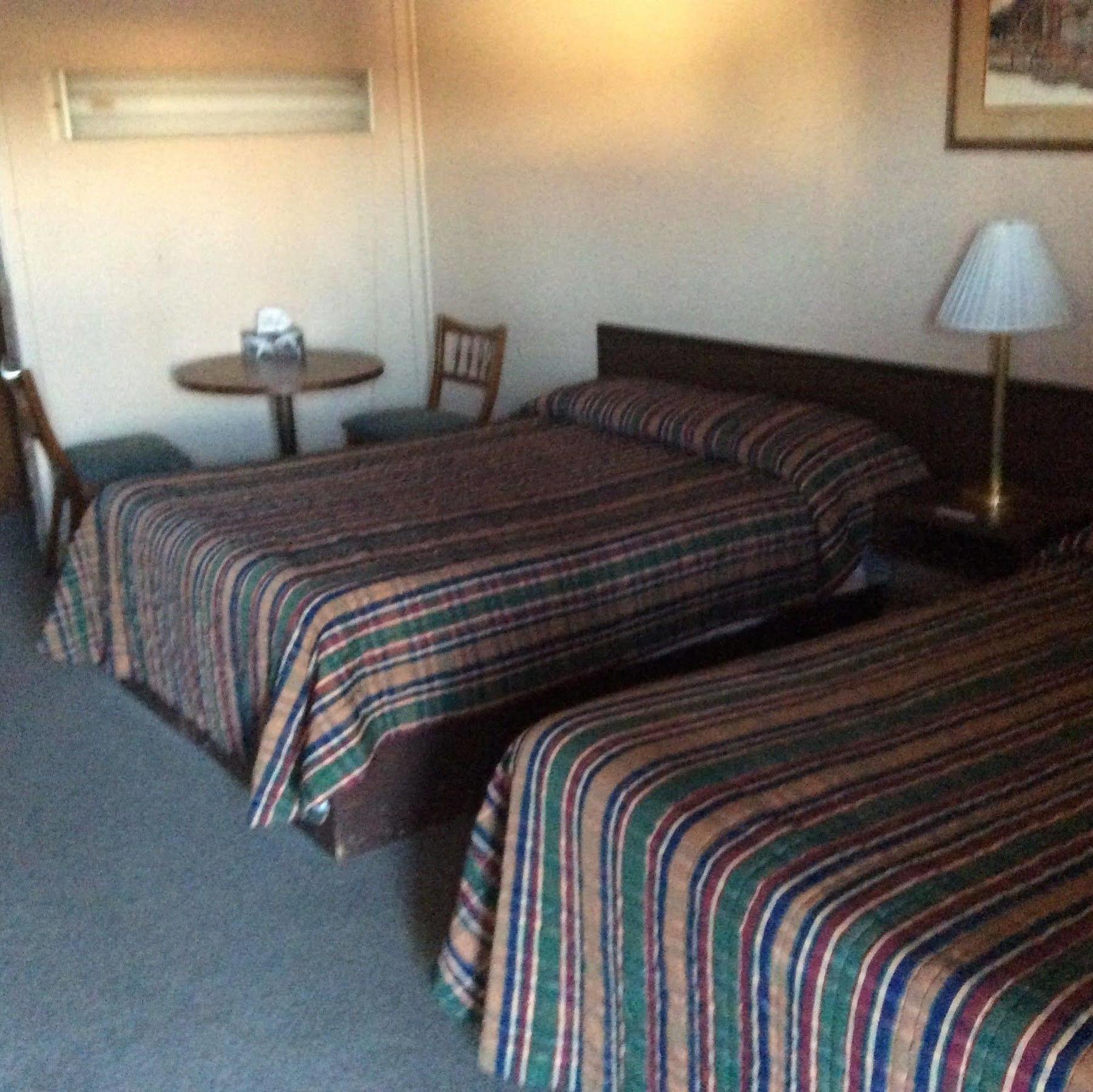 Parkwood Motor Inn Sundre Kültér fotó